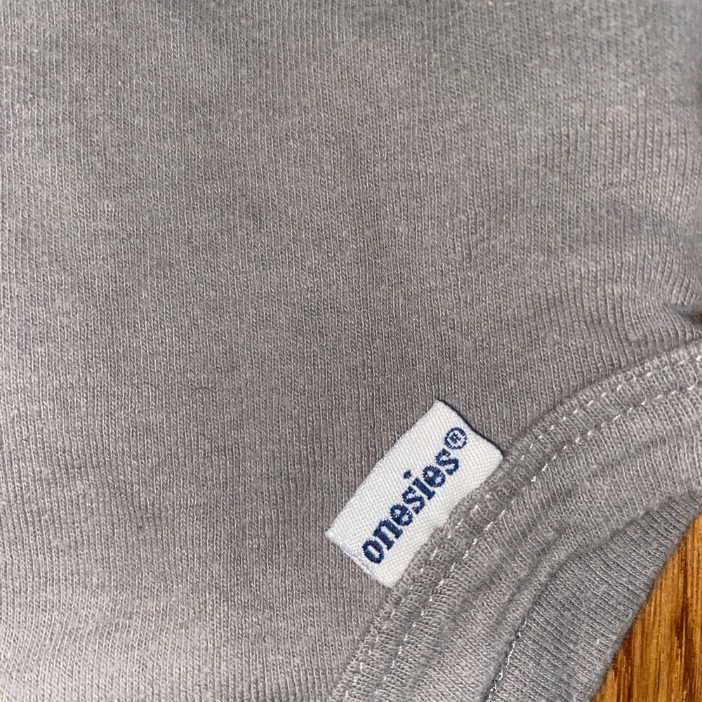 Simple Tee - Picture 2 of 5